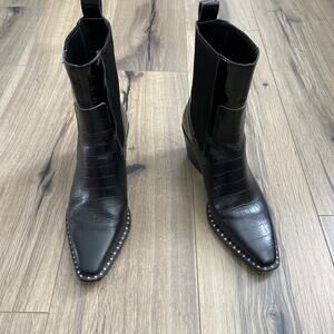 Dolce Vita Size 9.5 Sabern Black Crocodile Pull Tab Square Toe Heeled Boots EUC